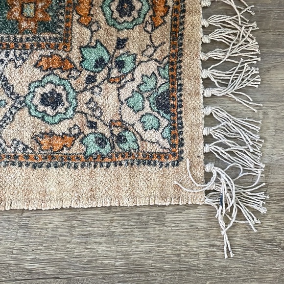 •urban outfitters chenille rug• - Picture 5 of 9